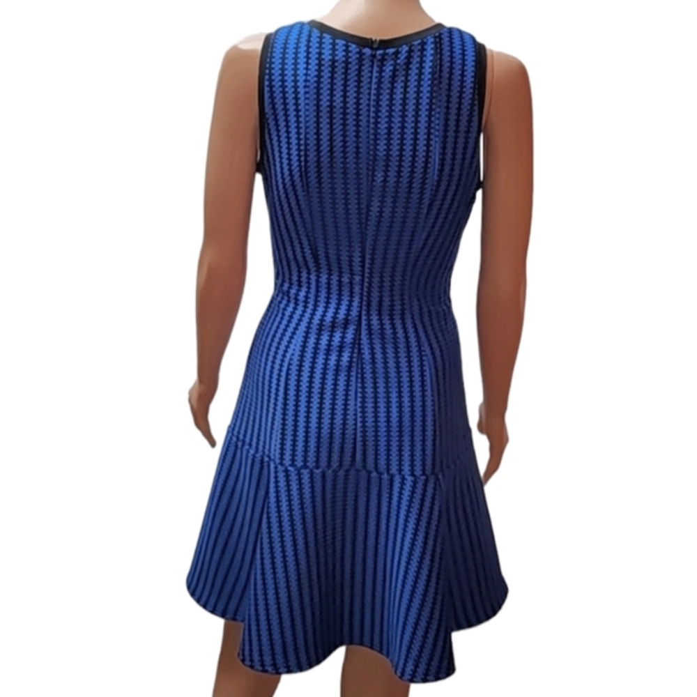 Esley Women'’s Sleeveless Fit & Flare Dress Size S Stretch Black/Blue Geometric - Picture 6 of 9